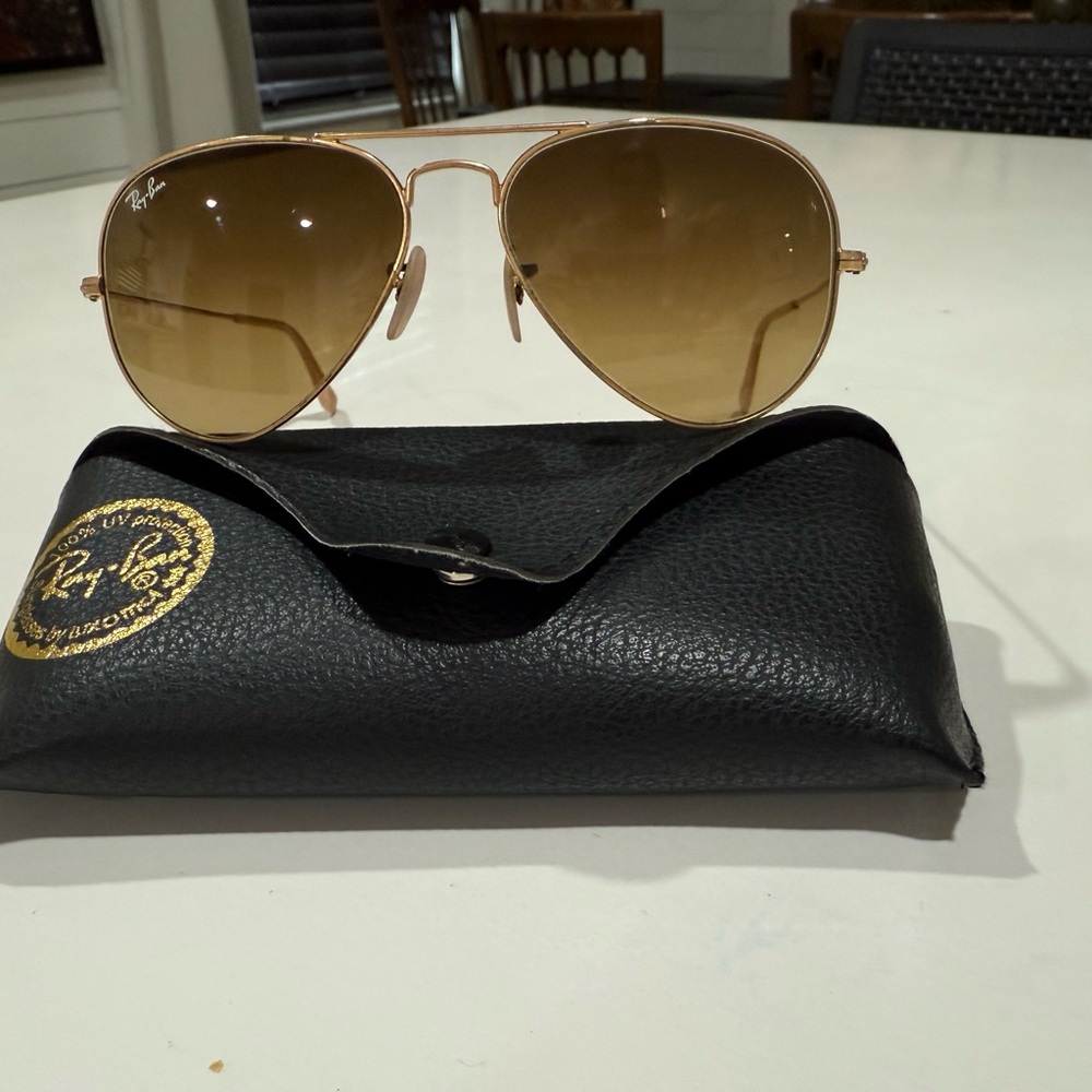 Women’s Ray-Ban Aviator Sunglasses with Black Case